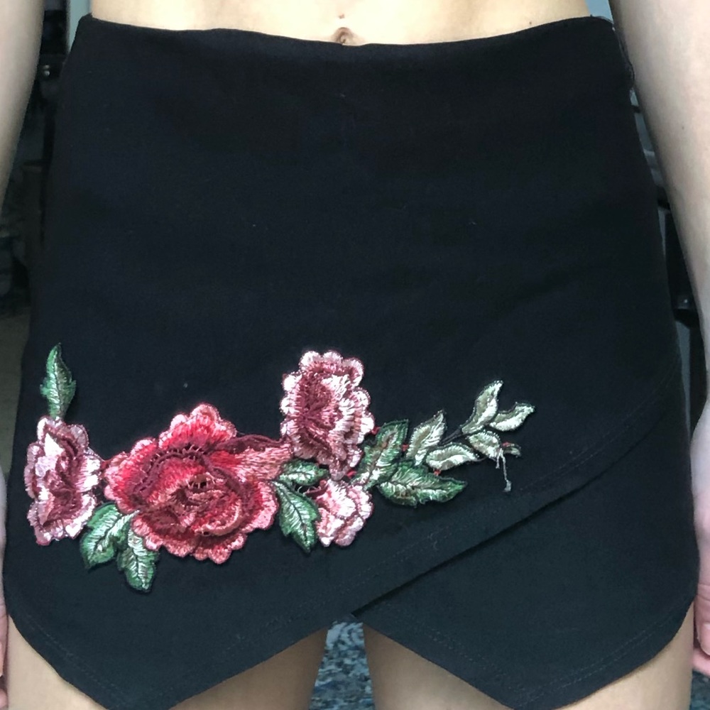 Rose skort